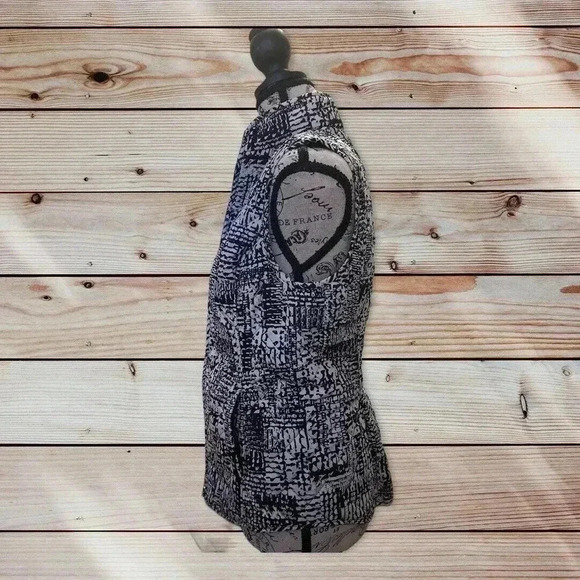 VAN HEUSEN SIZE XS BLACK AND WHITE VEST ZIPS DOWN - Picture 2 of 5